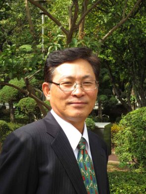 박진우  교수님  (2021년  8월  퇴임) 교수이미지